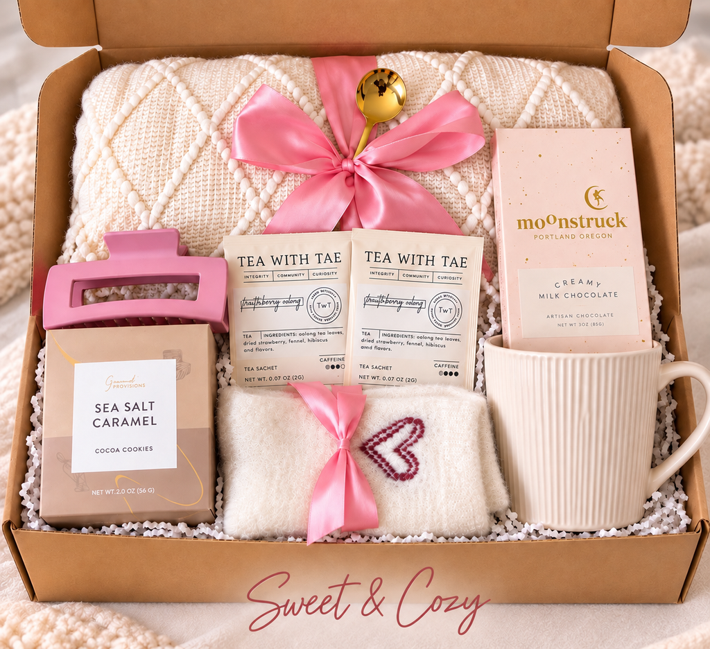 Sweet & Cozy — Gift Box with Blanket, Mug, Tea & Chocolate