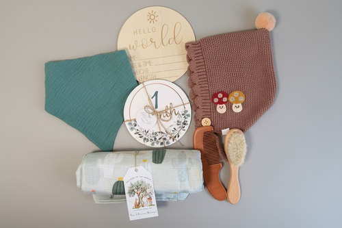 Basic Baby Gift Box with Luxury Magnetic Keepsake Box  - Forest Bunny🌲✨🐰