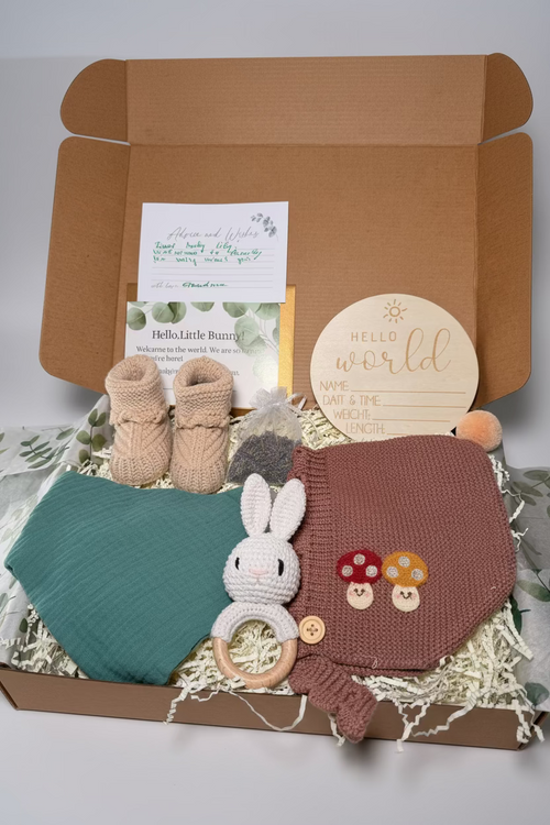 Personalized Baby Gift Box | Newborn Keepsake Set | Baby Shower Gift | Custom Baby Arrival Present | Hand Knitted Booties & Bonnet