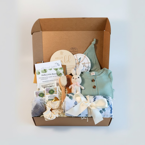 Newborn Gift Set | Luxury Baby Shower Gift | Personalized Baby Keepsake Box | Gender Neutral Baby Gift | New Mom & Baby Care Package